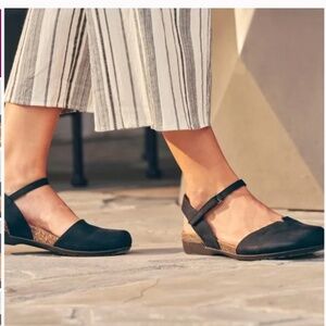 Dansko Womens Black Rowan Nubuck Leather Mary Jane Sandals Close Toe 39 US 8.5-9